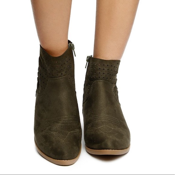 Military Olive Low Block Heel Western Ankle Boots - Picture 3 of 5